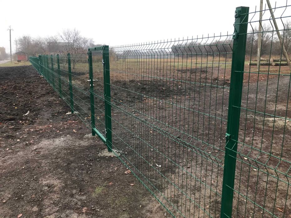 Установка забора из сетки рабицы. Установка забора со сварной сетки