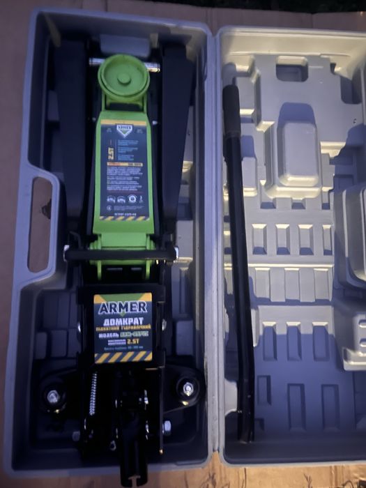 Домкрат Armer 2,5 т