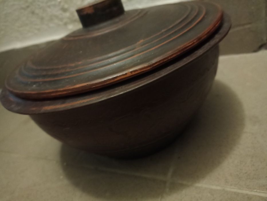 Сковорідки, тарілки