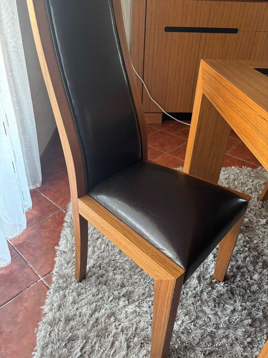 Mesa de jantar + 6 cadeiras