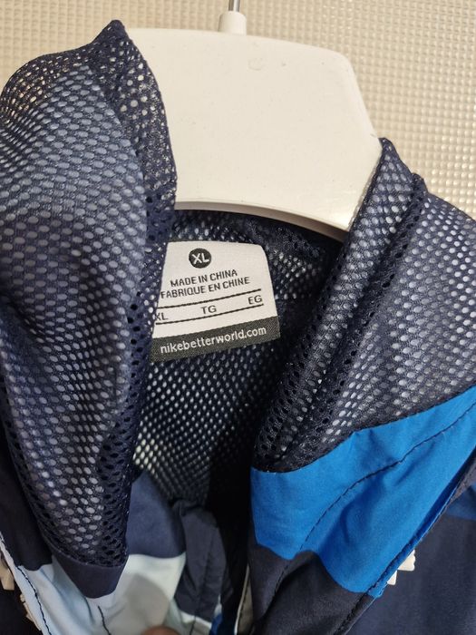 Kurtka wiatrówka marki Nike