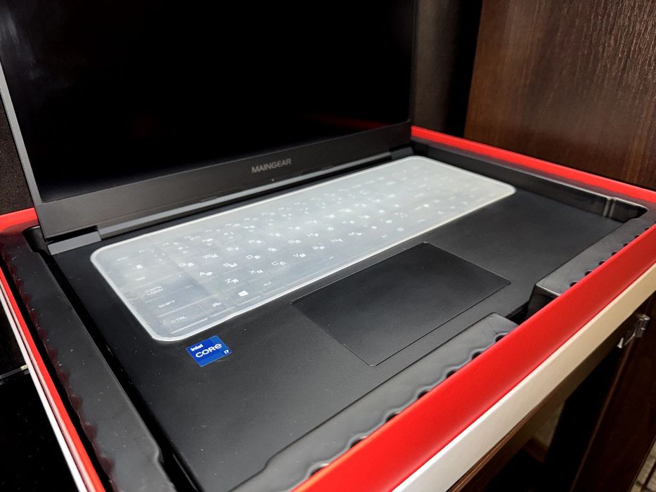 Продам ноутбук Maingear Vector Pro 17,3/ RTX3080 16Gb