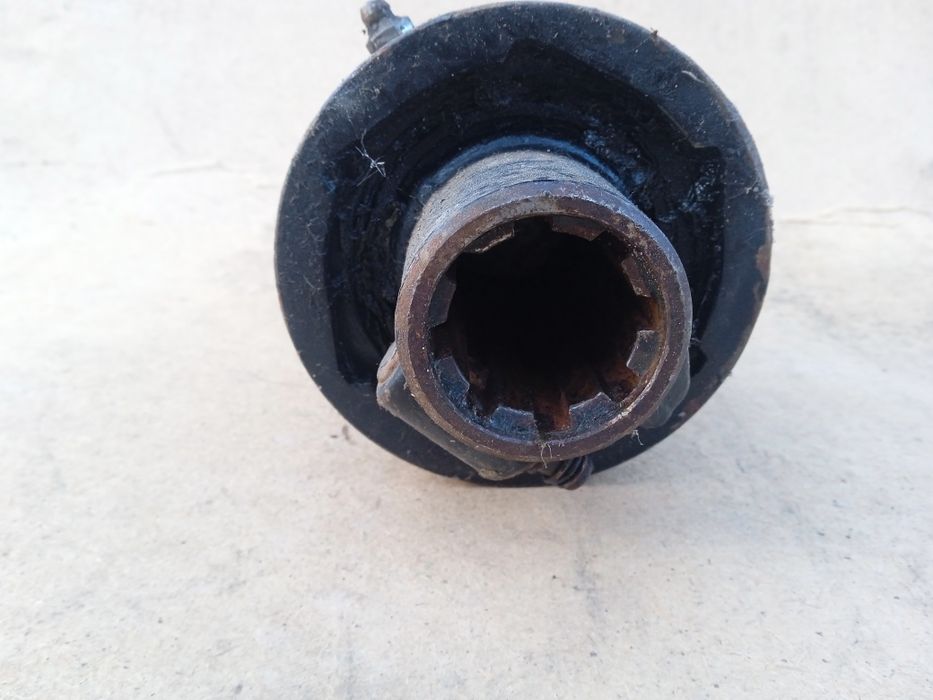 Обгонна муфта карданного валу на 8 шліців хрестовина 35*96