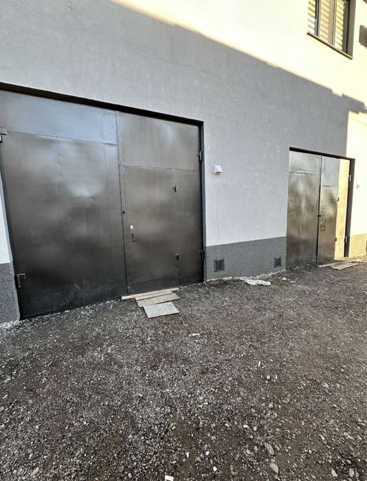 Продаж гаражу з апартаментами