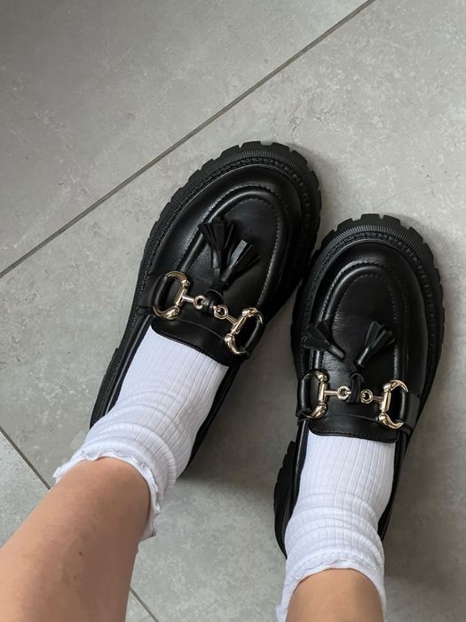 Чорні шкіряні лофери