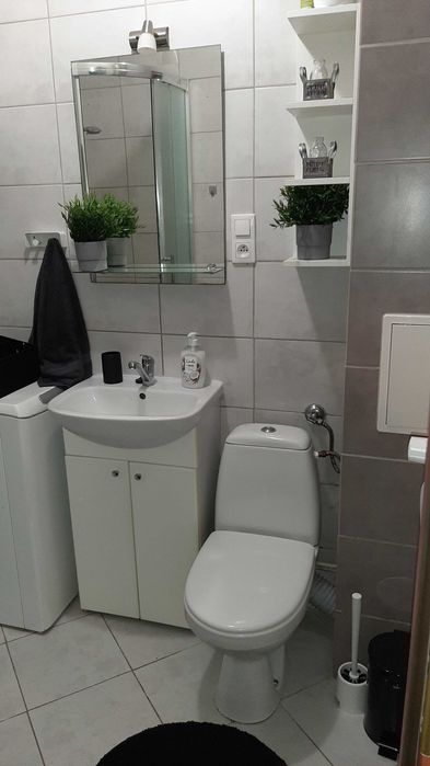 przytulna, umeblowana, w dobrej lokalizcji kawalerka - Więcej