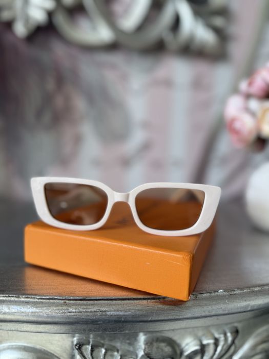 Okulary słoneczne damskie V beżowe