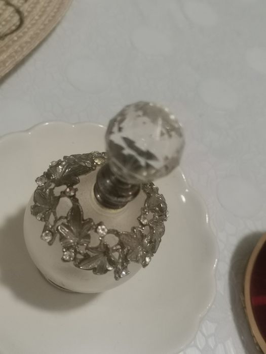 Бутылочка под парфюм