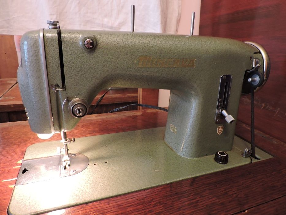 Швейна машина Minerva 124