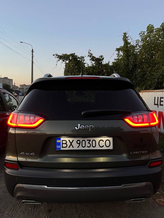 Продам Jeep Cherokee