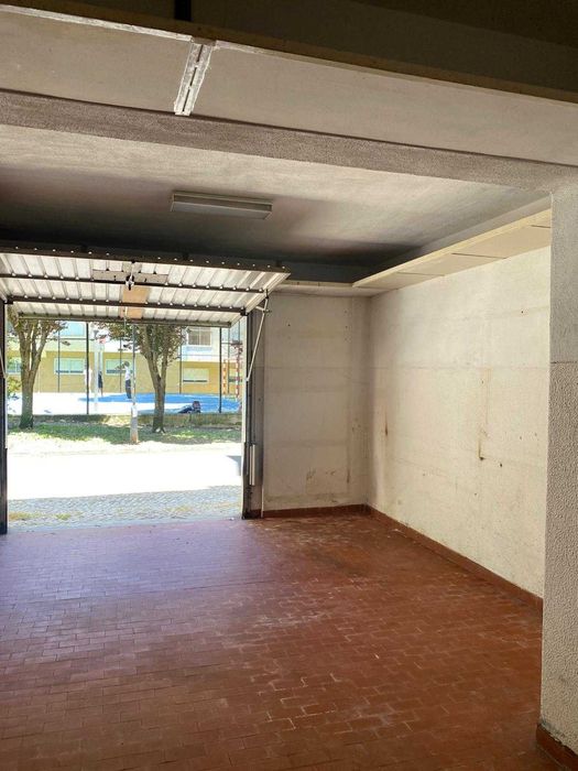 Garagem 51m2 Massamá
