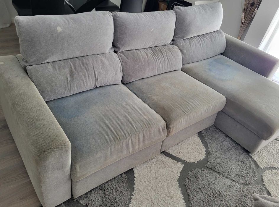 Sofá cama com chaise longue