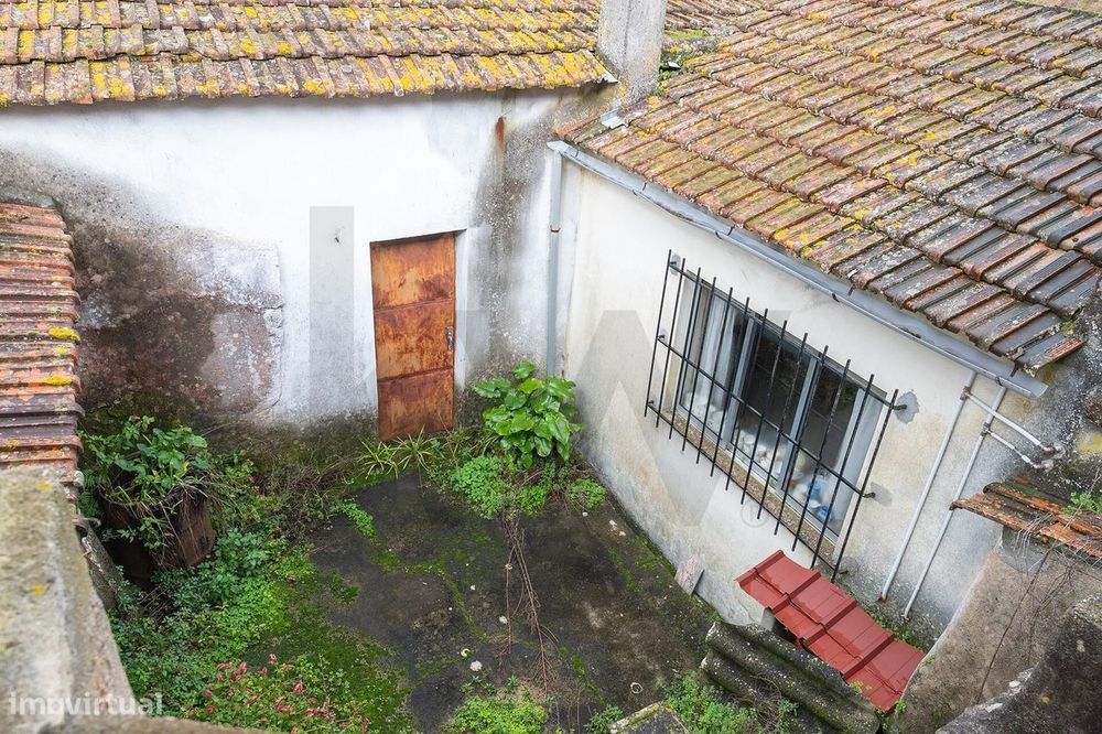 Moradia T10 com Terreno (ÁREA TOTAL 1143m2)  – Arneiro das Milhariças
