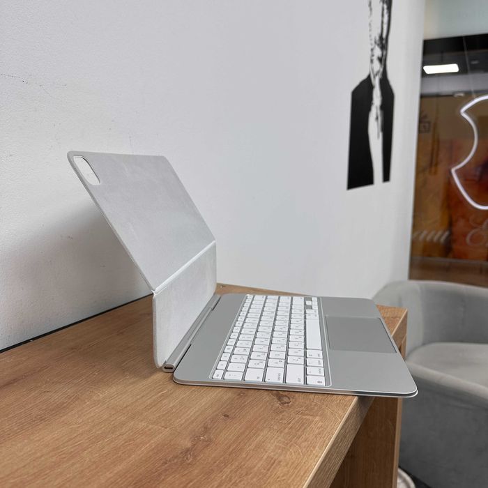 Apple Magic Keyboard  iPad Pro 13.0” 2025 Touchpad Type-C 30446SV