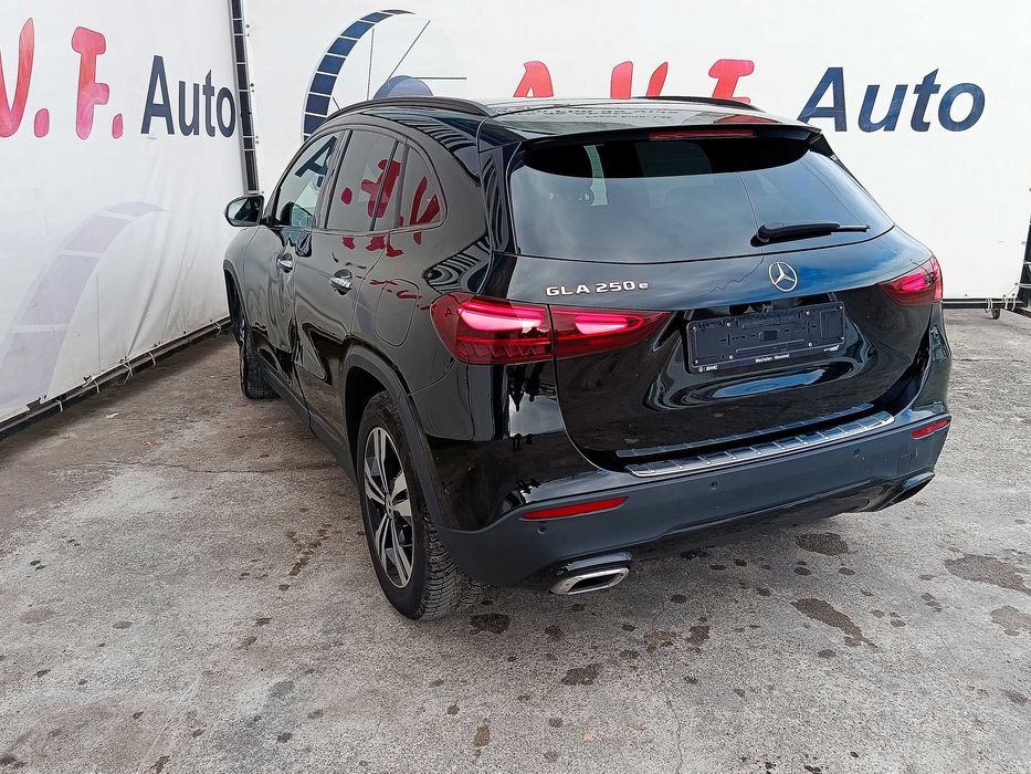 Mercedes GLA 250 E  Plug in AMG Line IVA DEDUTIVEL