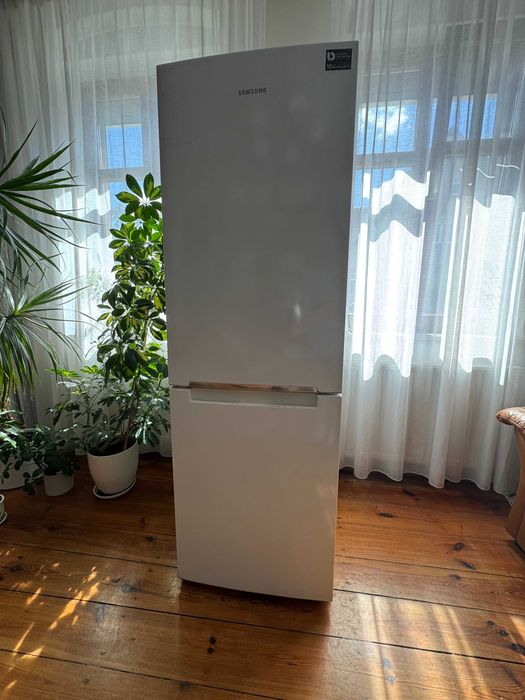 Lodówka No-Frost Samsung RB29FSRNDWW z zamrażarką dolną