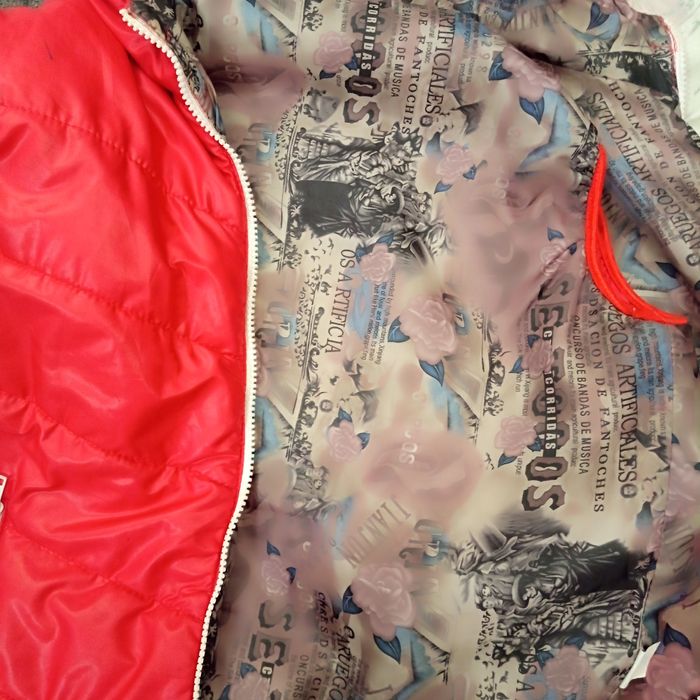 Червона безрукавка