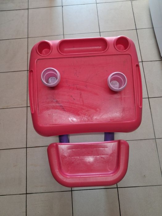 Mesa estudo e brincar de criança