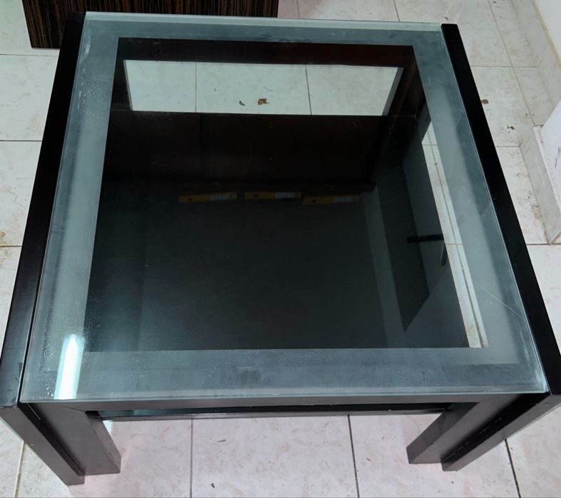 Mesa de centro de sala com vidro removivel