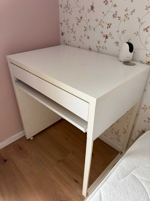 Biurko białe Ikea Micke
