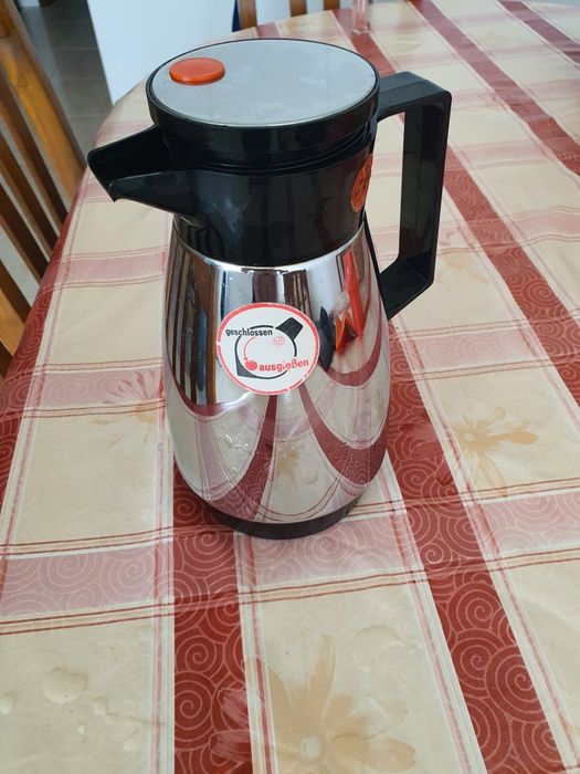 Jarro térmico para calor ou frio