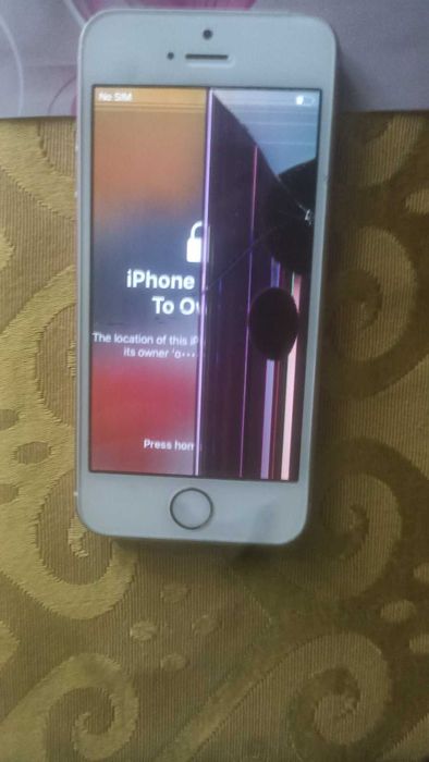 прийму у дар айфони і старі і нові