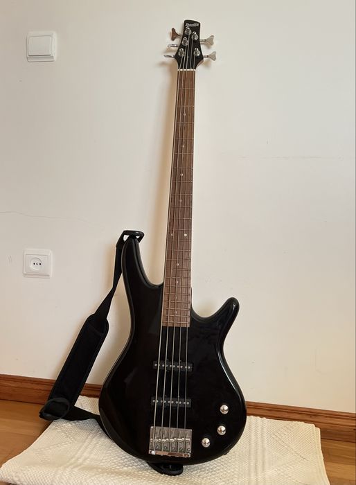 Baixo elétrico Ibanez Gio Soundgear de 5 cordas