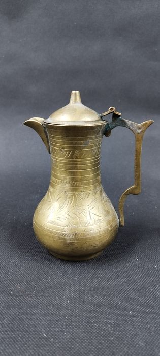 Arabski dzbanek do kawy