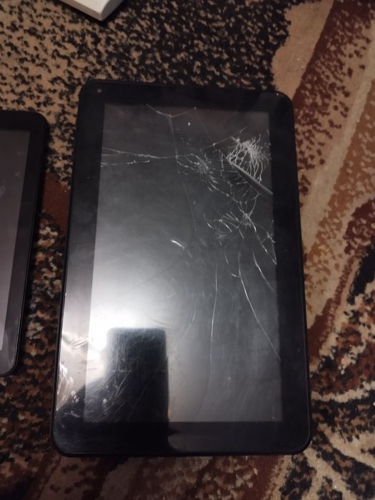Dwa Uszkodzone Tablety