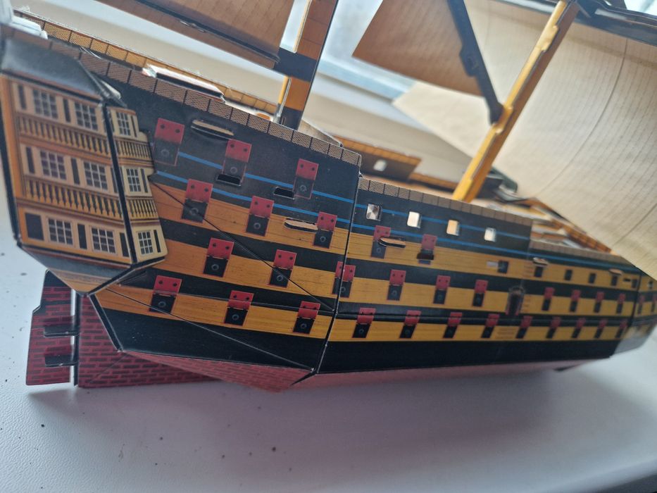 Продам фригат из плотного картонаа