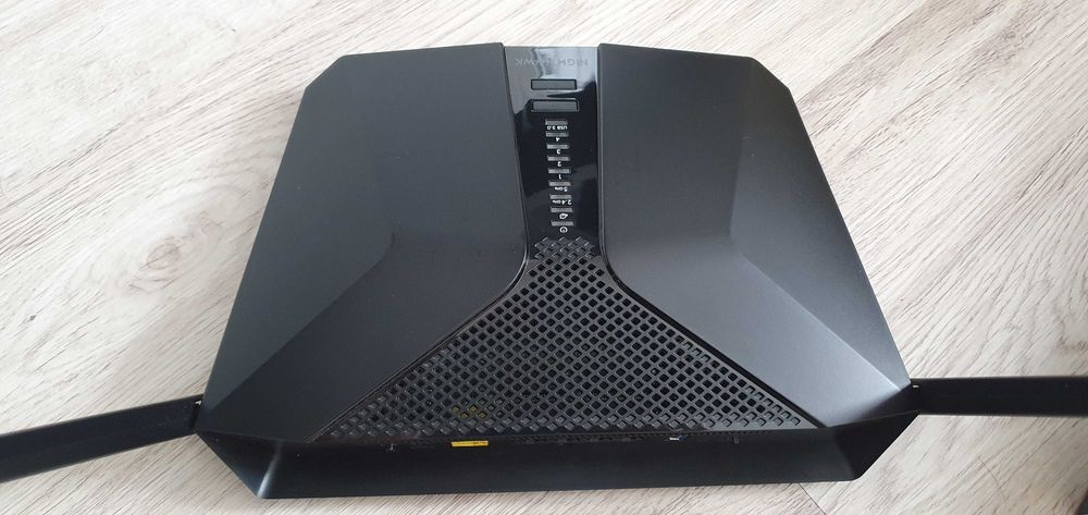Router Netgear Nighthwak AX4 RAX40 ax3000 Wi-Fi 6