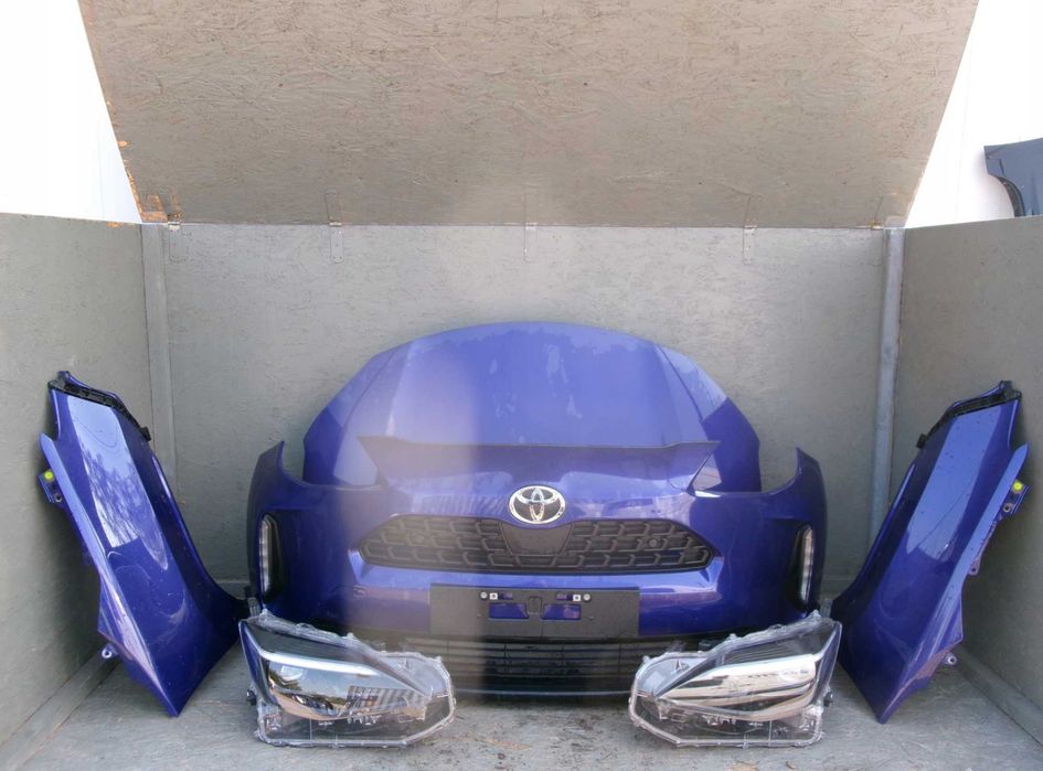 Бампер передній з розборки Toyota Auris II інші запчастини Тойота шрот