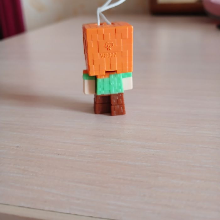 Фігурка Кіндер брелок Алекс майнкрафт minecraft