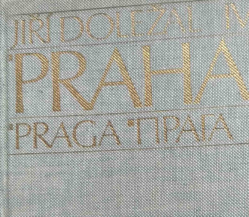 A cidade de Praga em 290 fotografias a cores