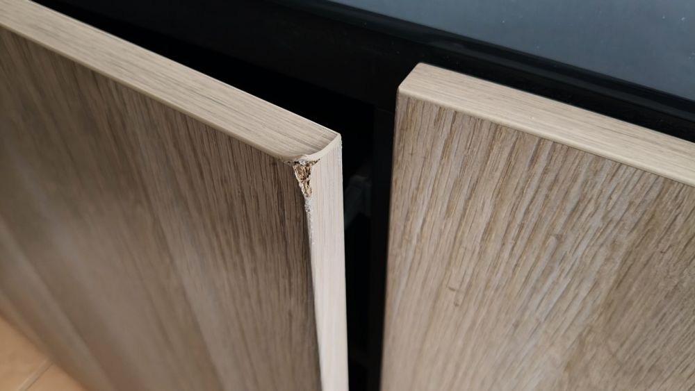 Estante 2 portas com vidro na parte superior