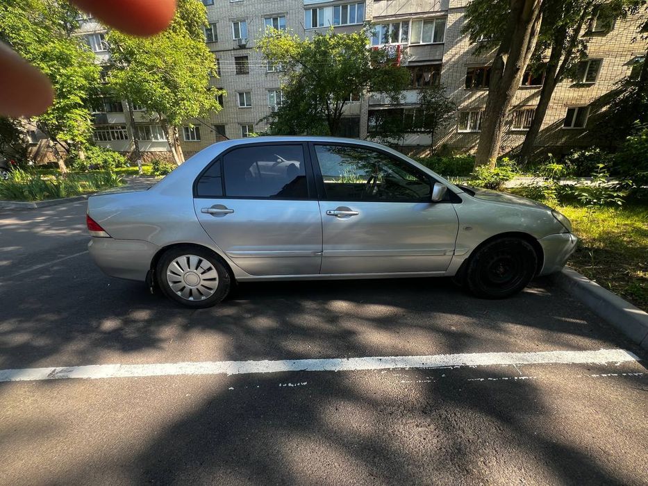 Mitsubishi lancer 9