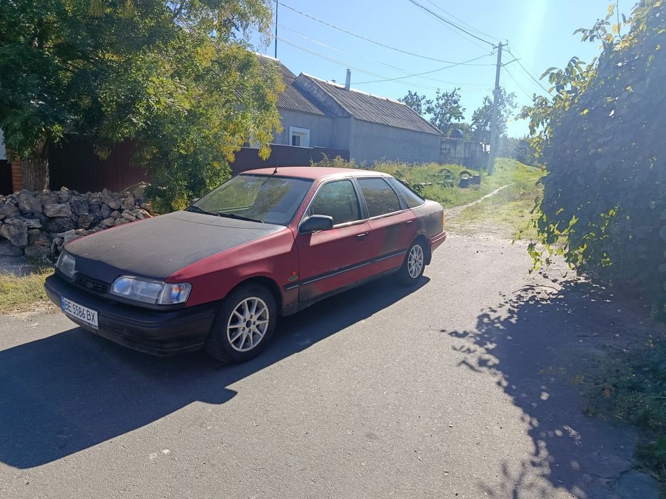 Автомобіль Форд скорпіо