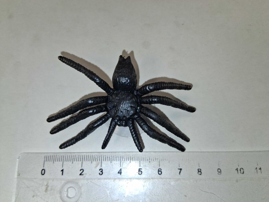 N132 Gumowy Pająk Dekoracja Na Przyssawce Halloween Strój