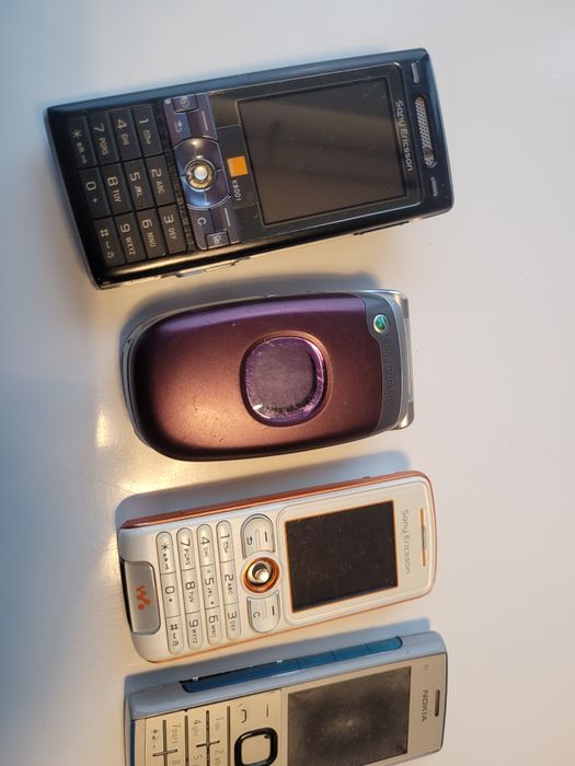 Mix retro telefonów Nokia X2 Sony Ericsson Walkman K800i Z300i W200i