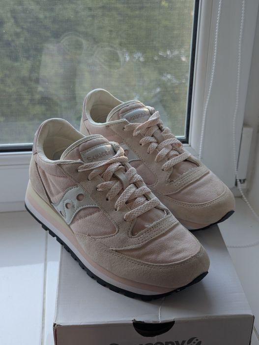 Жіночі пудрові кросівки Saucony JAZZ TRIPLE колір PEACH WHITE/PEACH BLANC