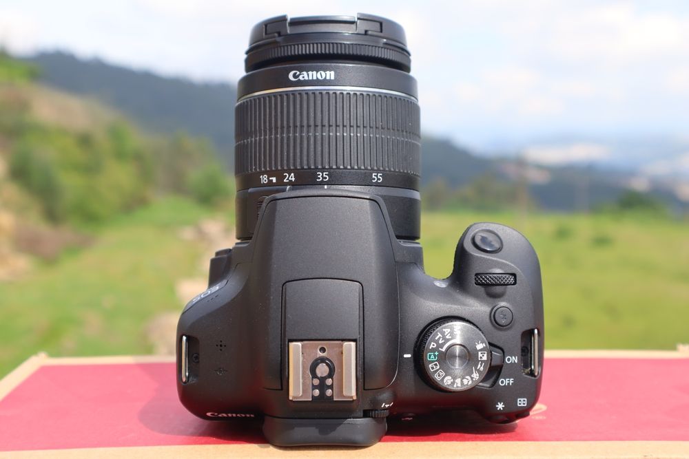 Canon EOS 2000D  + EFS 18-55mm