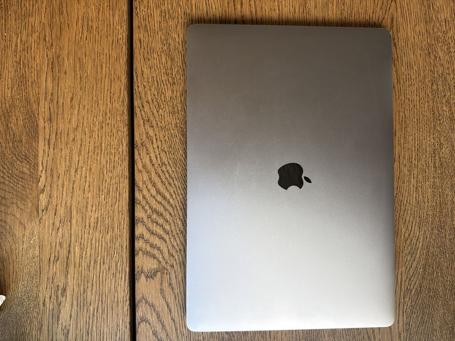 MacBook A1707 uszkodzona matryca