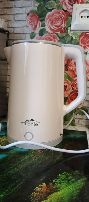 Електрочайник  Monle