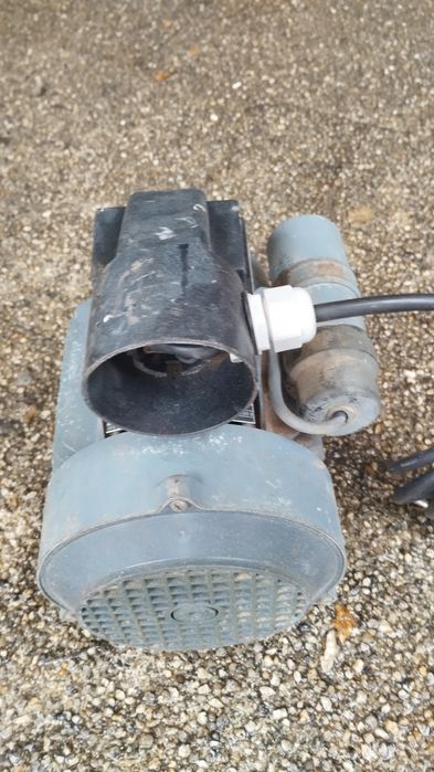 Motor elétrico Rabor com poli