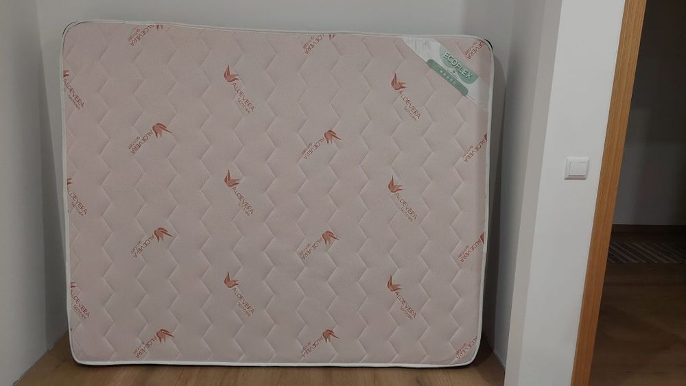 Colchão cama de casal  Novo