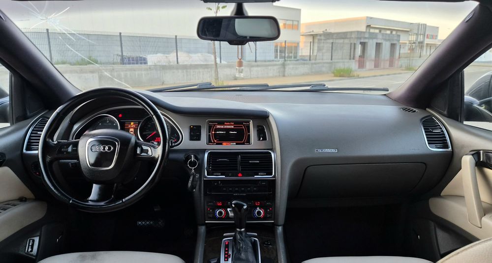 AUDI Q7 3.0 TDI V6 240 CV 7 lugares