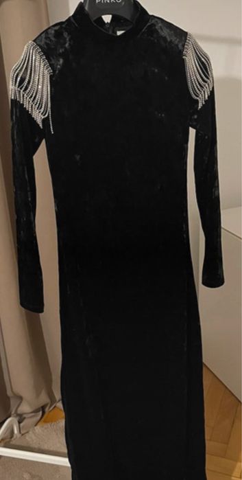 Czarna sukienka midi Reserved XS