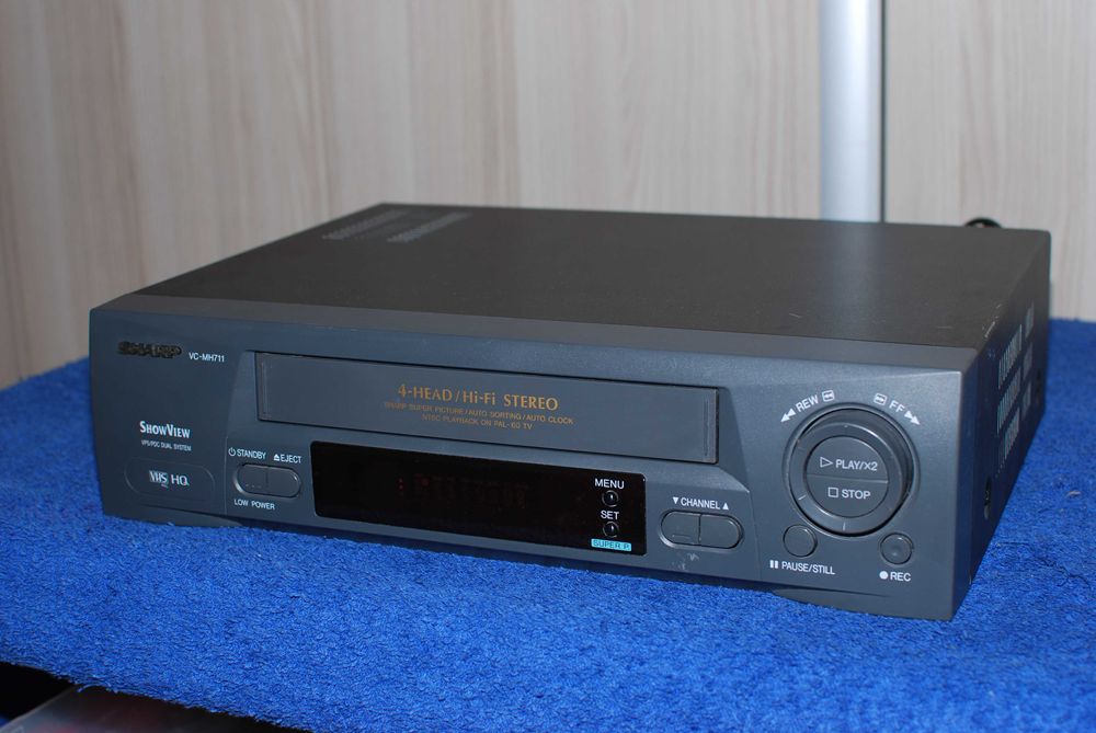 Magnetowid na kasety VHS Sharp 4 głowic Stereo HiFi