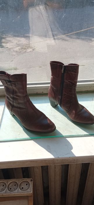 Продам черевики жіночі.