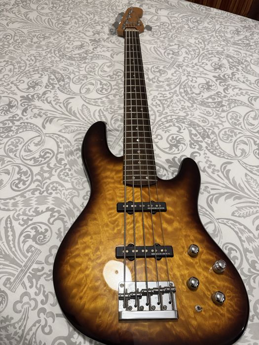 Baixo Fender jazz bass deluxe 24. 5 cordas